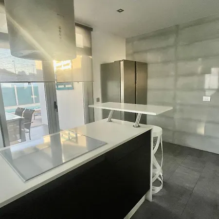 Grey By Vulcano Homes ヴィラ *